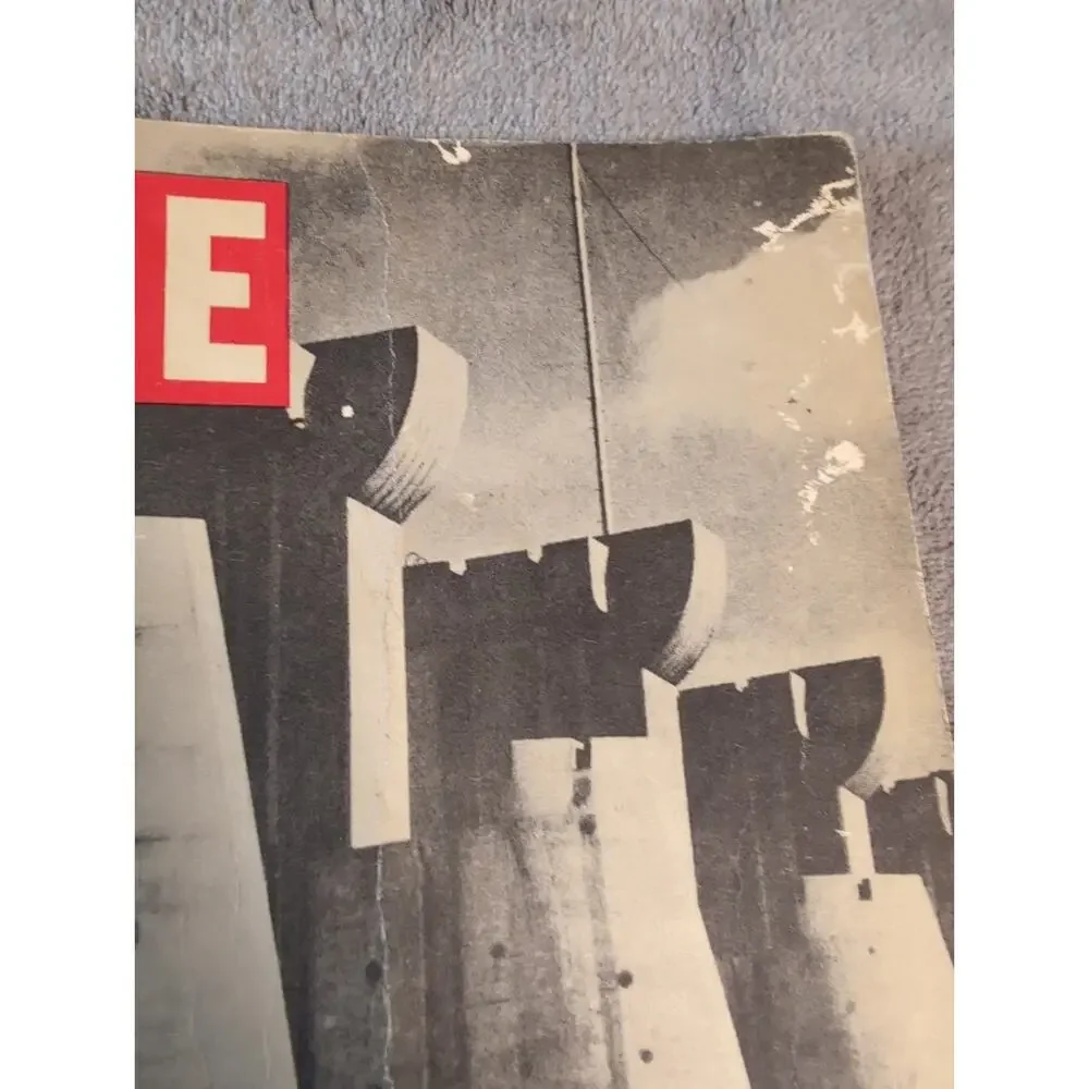 LIFE Magazine November 23, 1936, Vol. 1, No. 1 - Salesman Size